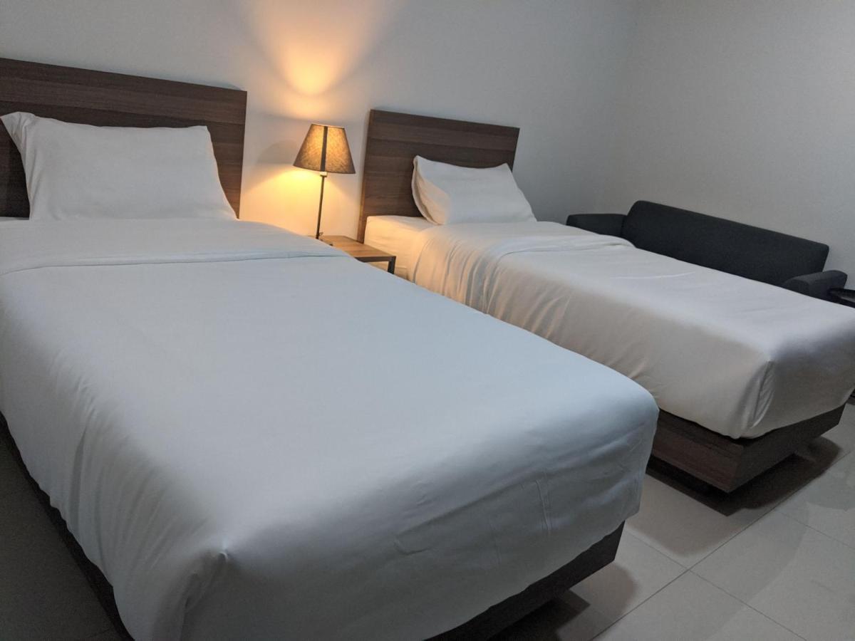 Tassana Place Chonburi Bagian luar foto